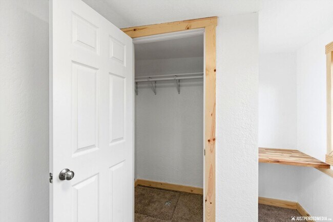 Building Photo - 12716 Hawk Ln