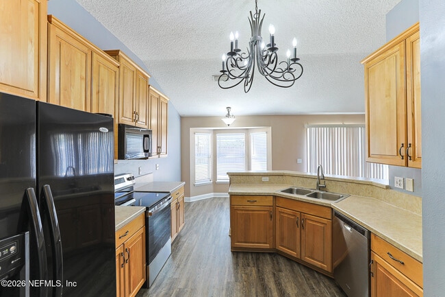 Building Photo - 3031 Five Oaks Ln