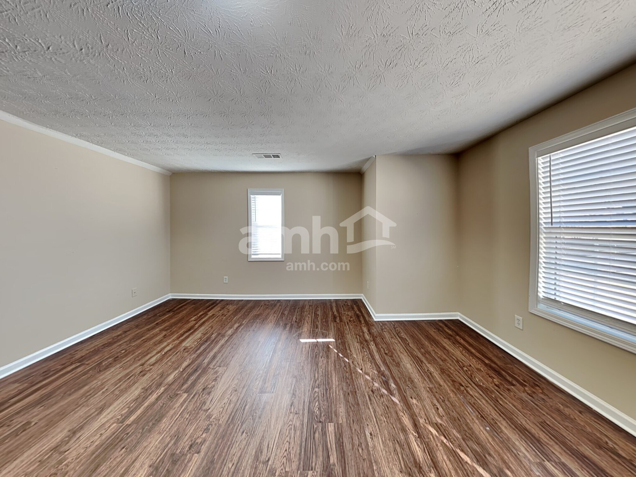 Building Photo - 501 Hawk Eye Ct