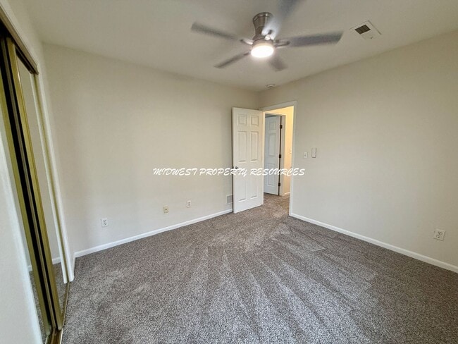 Building Photo - Ranch townhome w/ Mowing provided