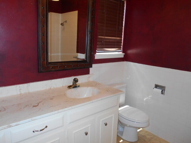 Building Photo - Unique Home with Rustic Details!