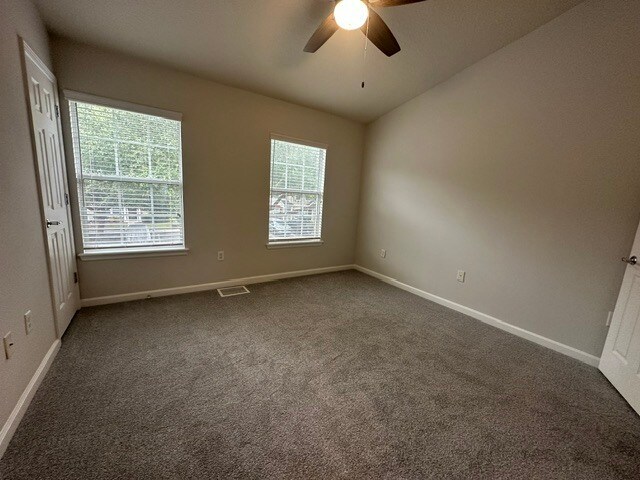 Building Photo - Stunning Townhome With Pond View In Gated Community