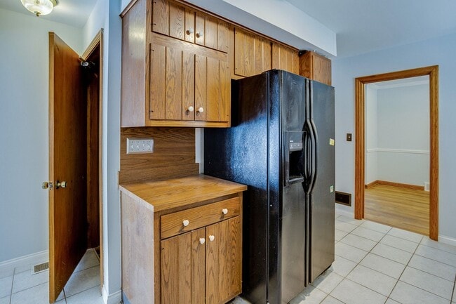 Building Photo - 3 bedroom, 2 bath Ranch -AVAILABLE AUGUST