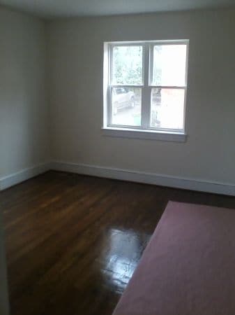 Building Photo - 2530 E 7th St