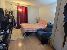 Building Photo - 5488 Dobbs St