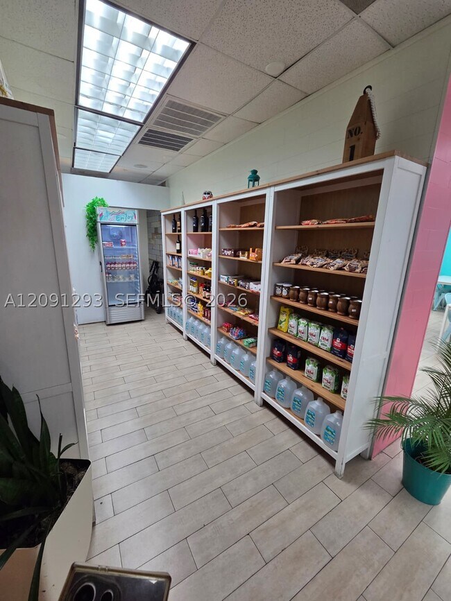 Building Photo - 3801 S Ocean Dr