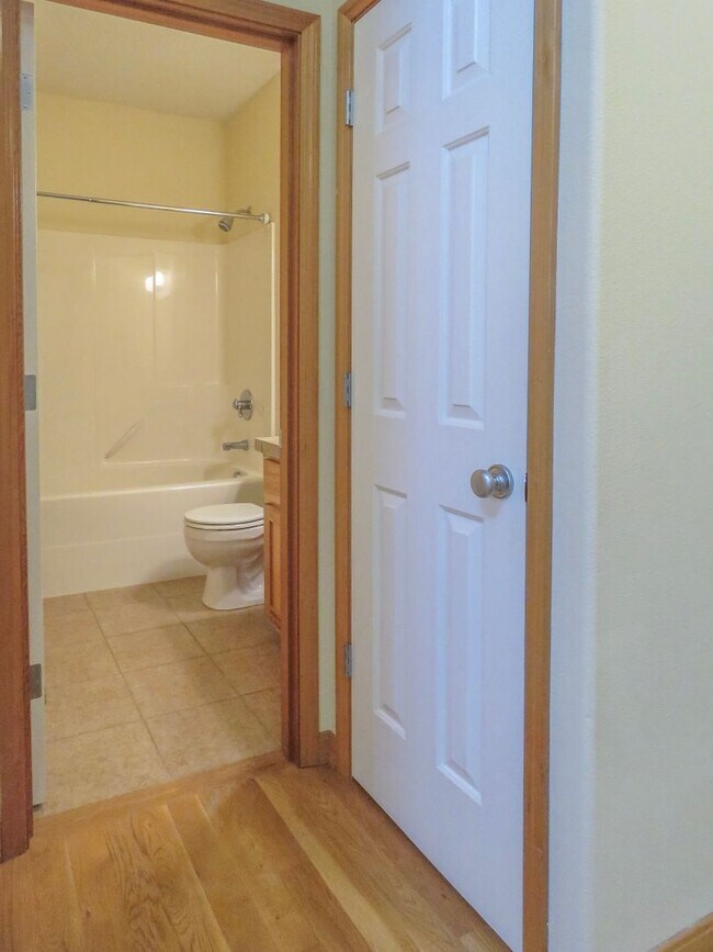 Building Photo - Master on Main- 3 Bedroom Plus 3 Bath Home...