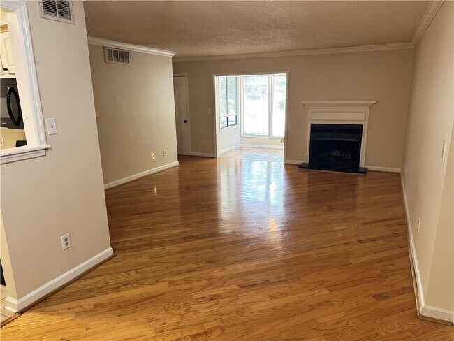 Building Photo - 5005 Wingate Way