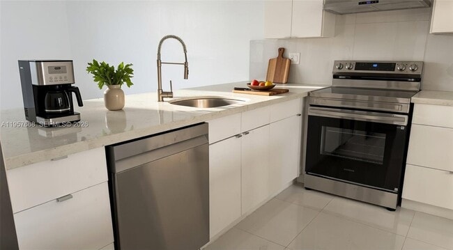 Building Photo - 20441 NE 30th Ave