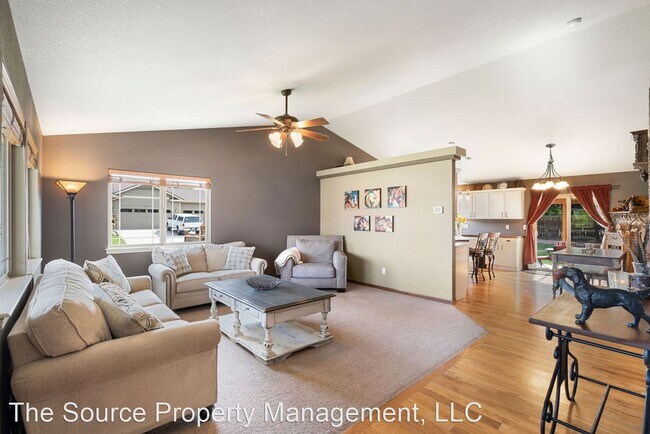 Building Photo - 3 br, 2 bath House - 4403 Cushing Dr