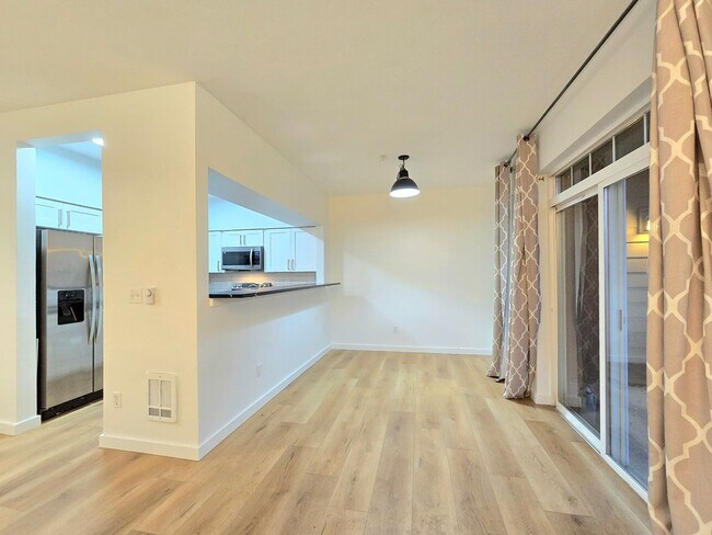 Building Photo - 1 Bedroom 1 Bathroom Condo in Bothell - Pet Friendly!