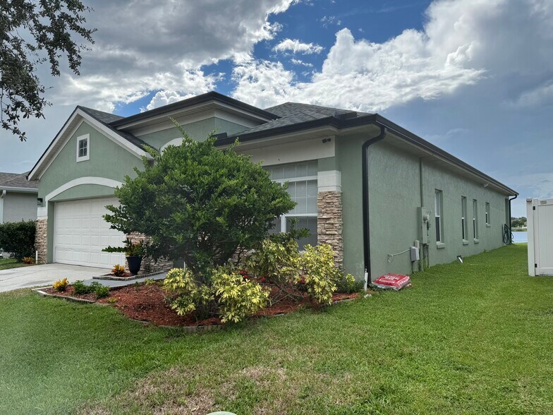 Building Photo - 13646 Hawk Lake Dr