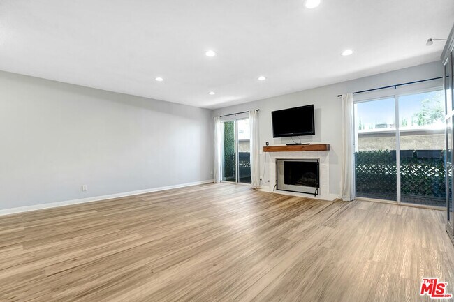Building Photo - 4415 Saugus Ave