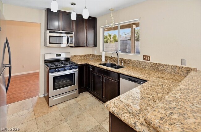 Building Photo - 7709 Kalmalii Ave