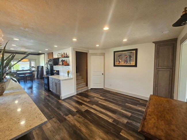 Building Photo - Beautiful Home in the Spokane