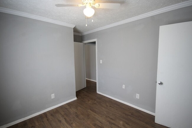 Building Photo - Stylish 2BR Retreat in Vibrant Highland Park Neighborhood!
