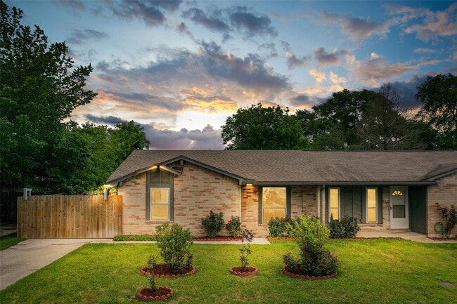 Primary Photo - 12718 Summer Mill Dr