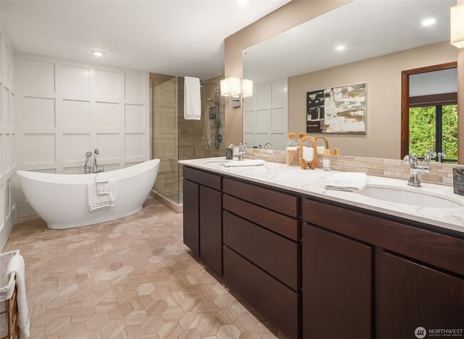 Building Photo - 3bd/2.25ba Edmonds House