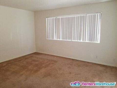 Building Photo - AVAILABLE MID DECEMBER! GROUND FLOOR CONDO...