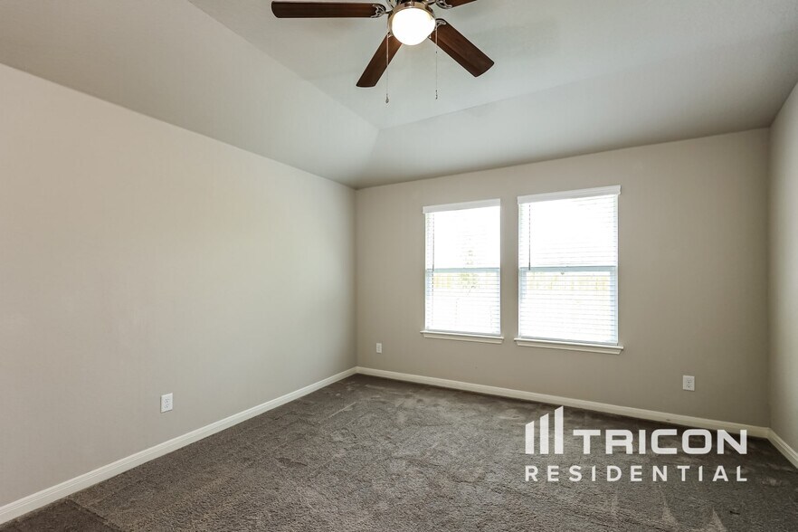 Building Photo - 13607 Emerson Wy