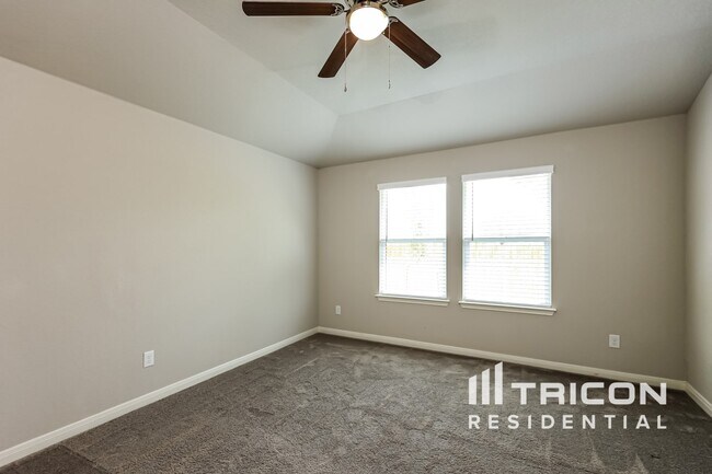 Building Photo - 13626 Paxton Blvd