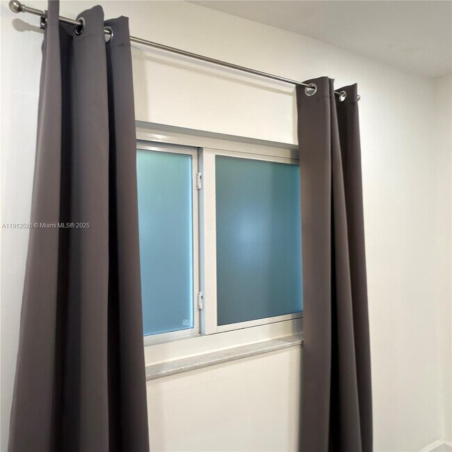 Building Photo - 1850 SW 73rd Court Rd