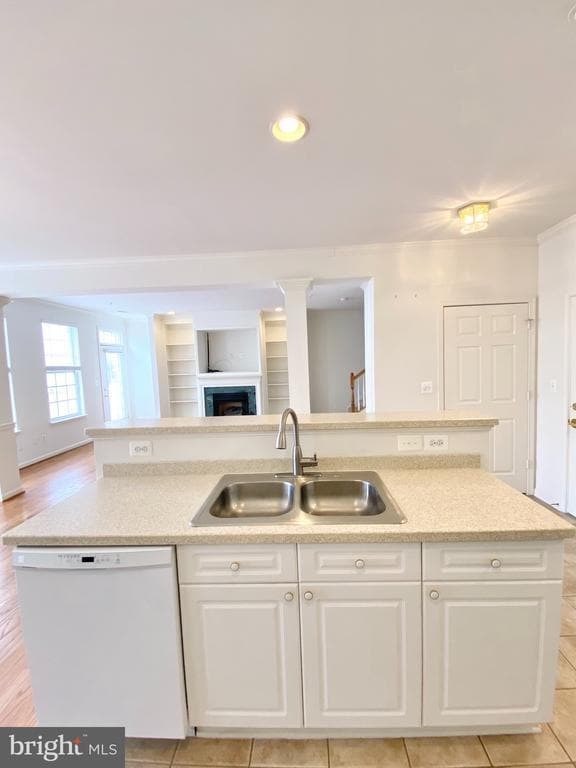 Building Photo - 2663 Manhattan Pl