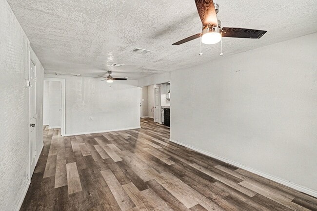 Building Photo - 1321 34th St