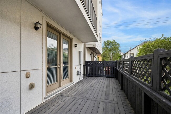 Building Photo - 1242 W 23rd St