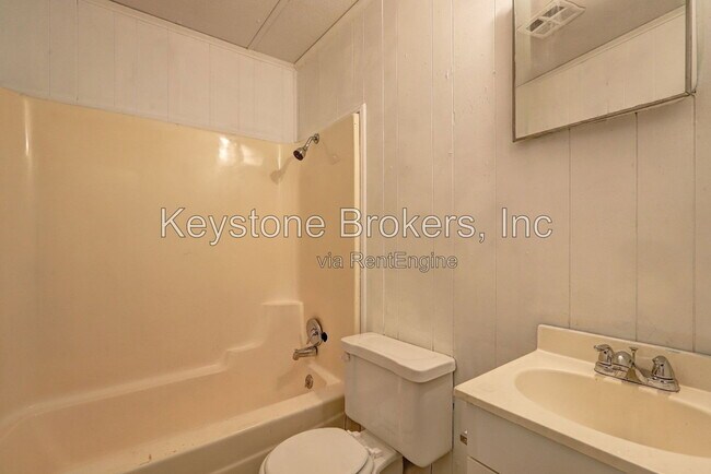 Building Photo - 3308 Kings Park Cir