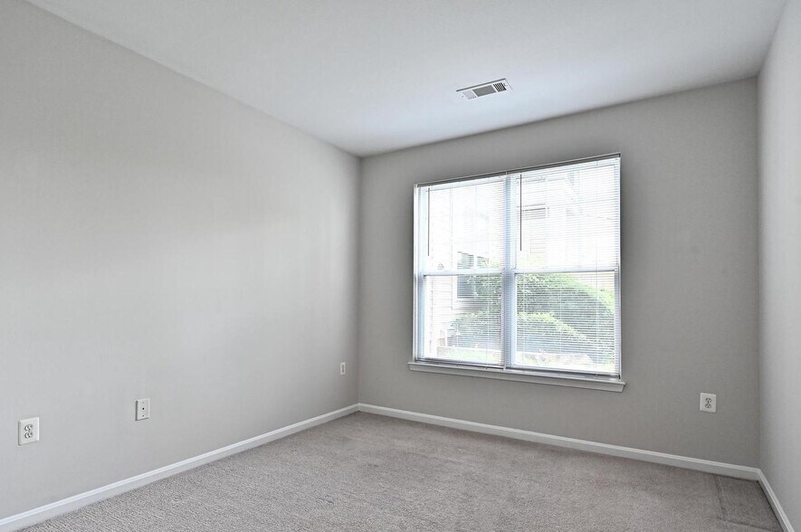 Building Photo - 11317 Aristotle Dr