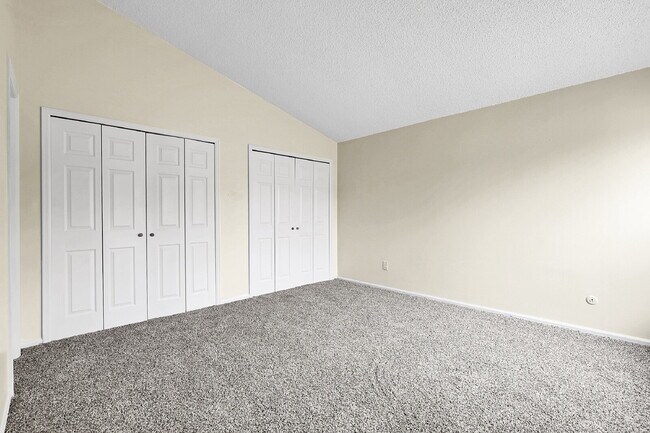 Building Photo - $2,695 - 5 Bed, 4 Bath Townhome in Aurora ...