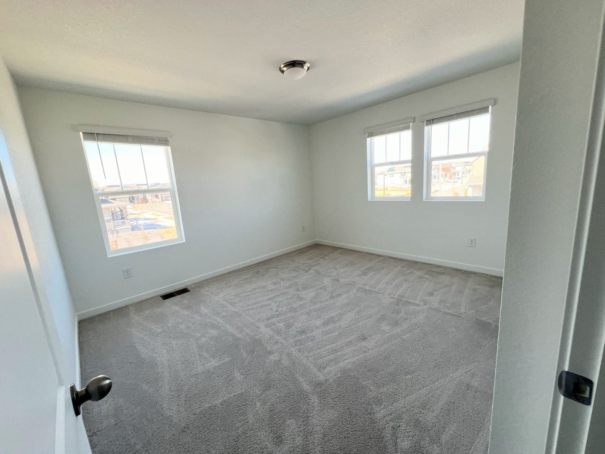 Building Photo - 690 Rob Roy Ct
