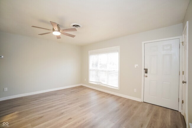 Building Photo - 1510 Douglas Dr