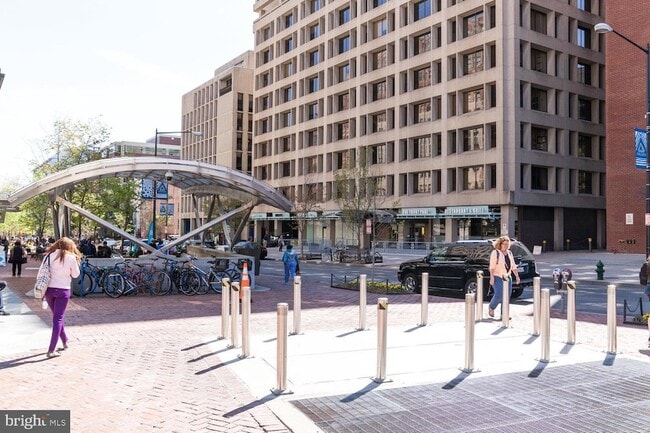 Building Photo - 1701 16th St NW