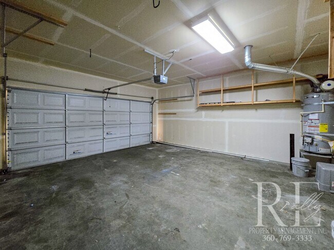 Building Photo - Spacious Port Orchard Home with Garage, Fu...