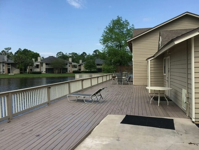 Building Photo - 10200 Belle Rive Blvd