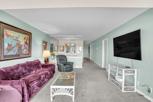 Building Photo - 5910 Via Delray Blvd