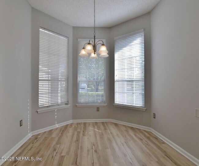 Building Photo - 1290 Ardmore St