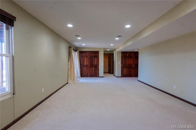 Building Photo - 2323 Dogwood Cir