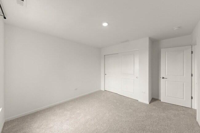 Building Photo - 25734 W Wakefield Dr