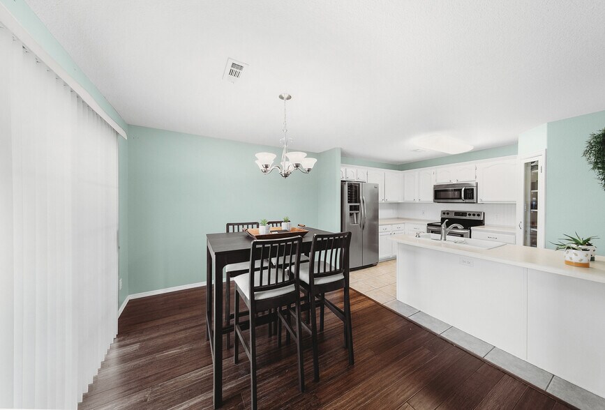 Building Photo - 2167 Sweetwater Ranch Ave