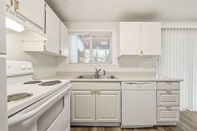 Building Photo - 3420 SW 125th Avenue Beaverton, OR 97005