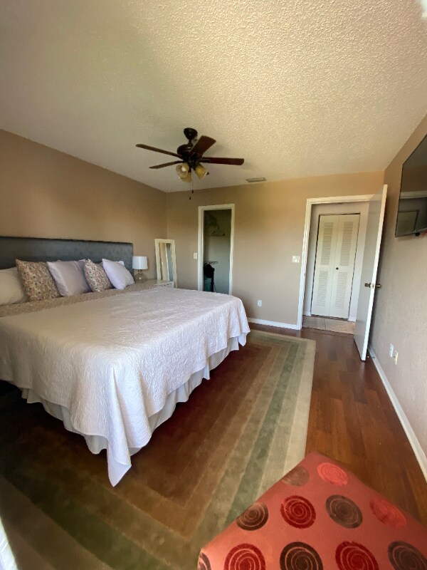 Building Photo - 10265 Gandy Blvd N