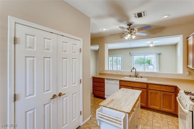 Building Photo - 2336 Fossil Canyon Dr