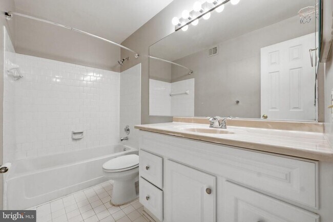 Building Photo - 12109 Wedgeway Ct