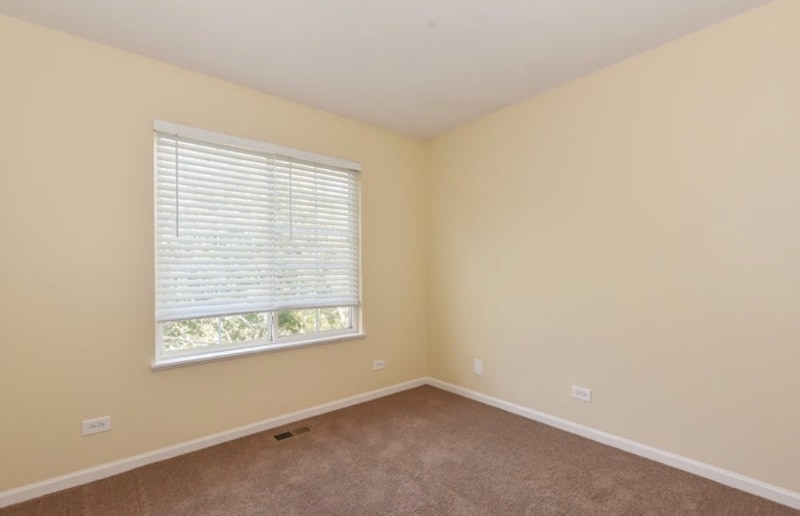 Building Photo - 609 N Lyle Ave