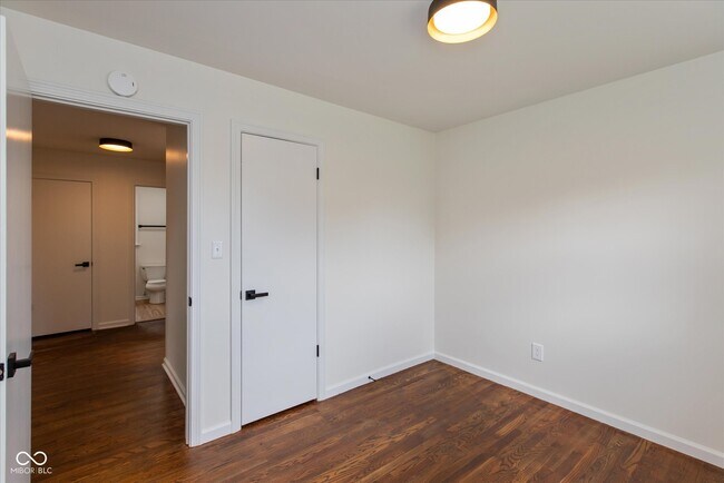 Building Photo - 6838 Johnson Rd