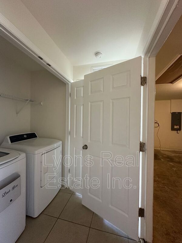 Building Photo - 5521 Gillot Blvd