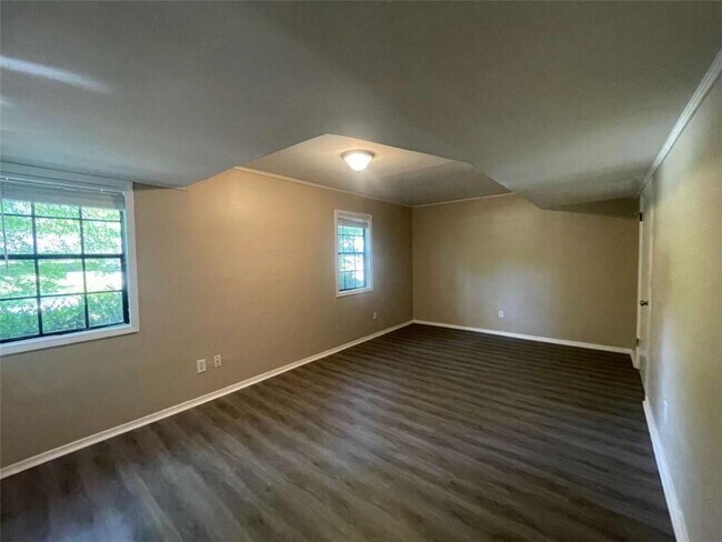 Building Photo - 55 Hunt Ridge Dr